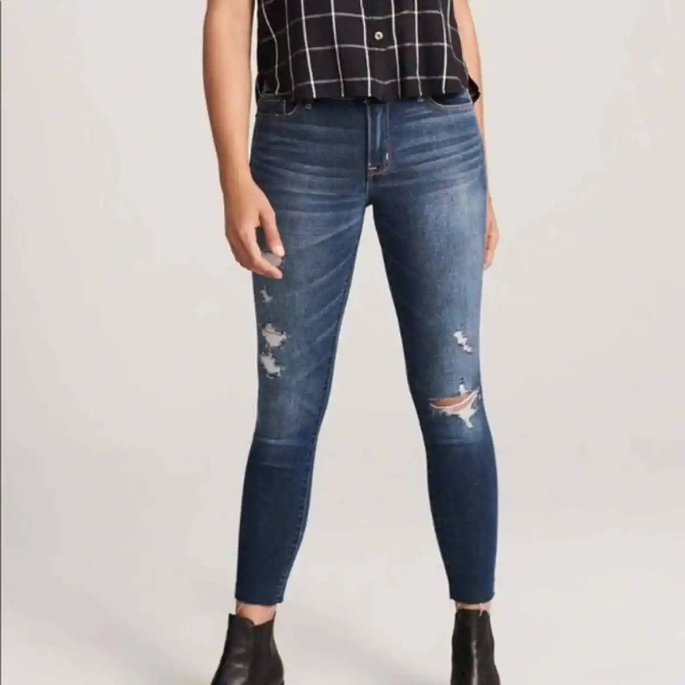 Abercrombie & Fitch Distressed Harper Ankle Jeans
